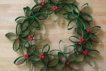 Fabriquez une Couronne de Noël avec Rouleaux de Papier Toilette