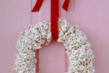 Créez une Couronne de Noël Originale avec du Pop-Corn !