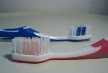 Entretenir et désinfecter sa brosse à dents