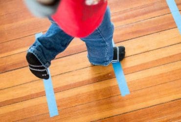 6 Activités Physiques Ludiques pour Enfants avec du Ruban Adhésif