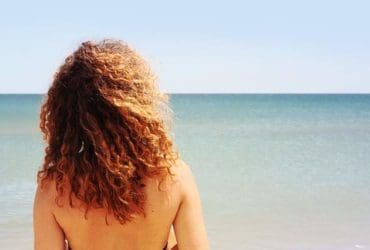 8 conseils pour réparer ses cheveux abîmés après l'été