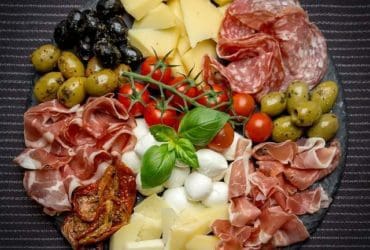 Comment composer un plateau de charcuterie qui soit beau et bon