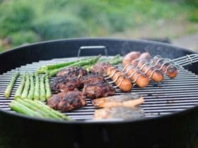 La différence entre le barbecue