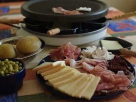 Astuces pour une raclette plus light