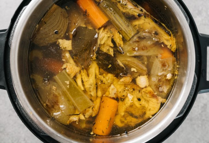 Bouillon avec les restes